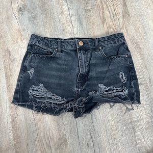 Forever 21 dark wash jean Shorts size 28